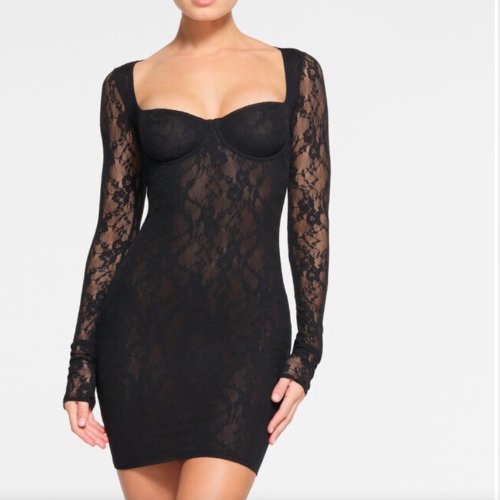 SKIMS Stretch Lace Lined Long Sleeve Underwire Dress | Onyx